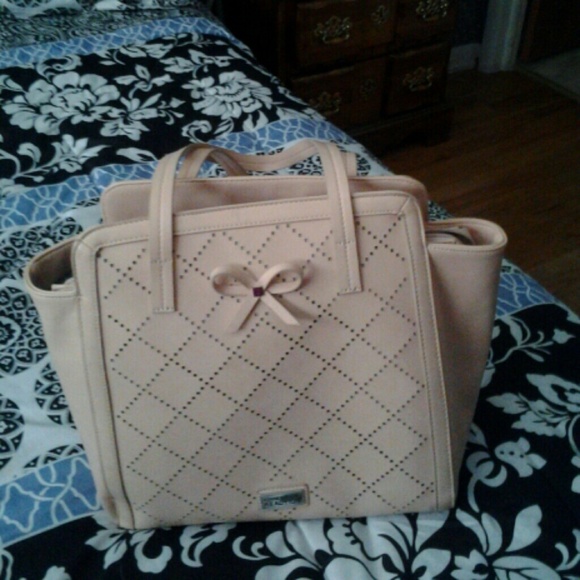 Kenneth Cole purse - Picture 1 of 2