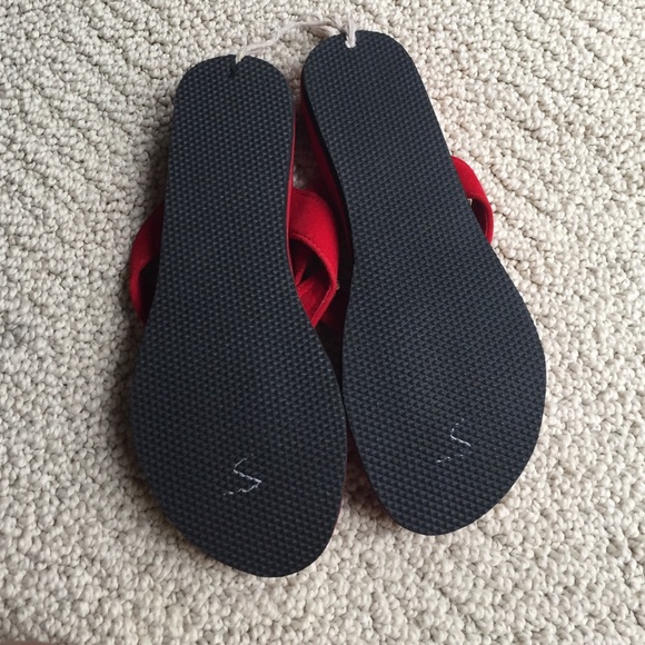 Slippers - Picture 2 of 3