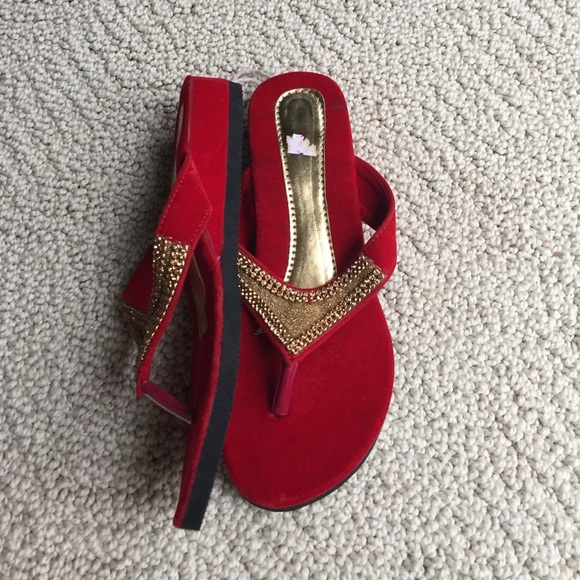 Slippers - Picture 3 of 3
