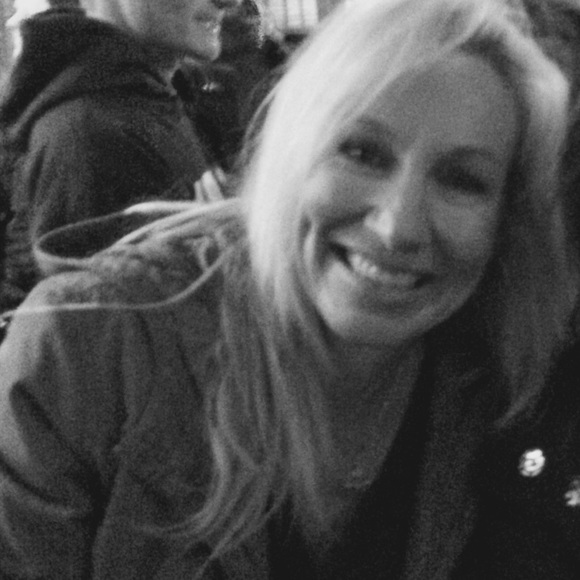 Meet your Posher, Suzanne - Picture 1 of 1