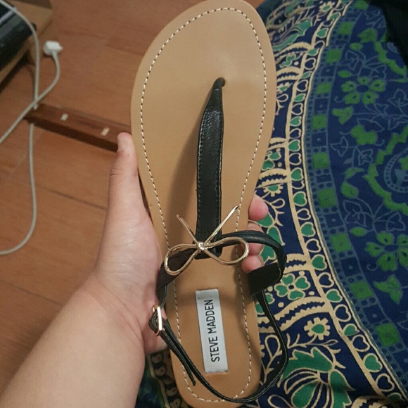 Steve Madden Beauuu Thong Sandals