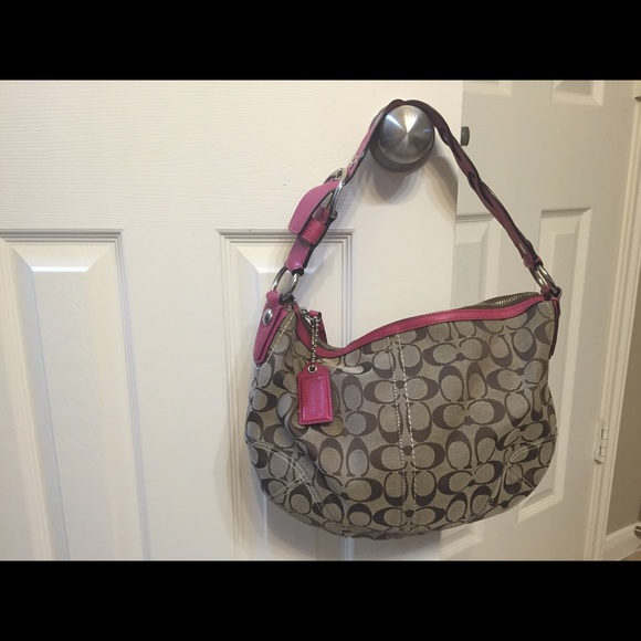 Coach signature fabric handbag 💕🌺