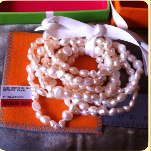 Ten Cultured-Freshwater-Pearl Bracelets + Pouch - Picture 4 of 4