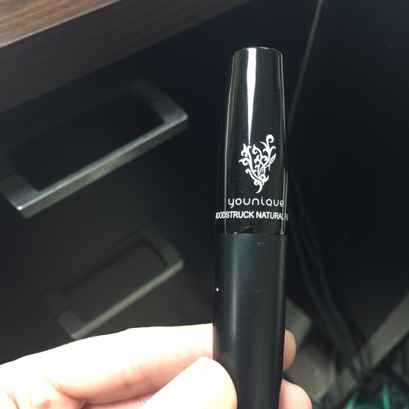 Brand New YoUnique Mascara! Never Been Used!! - Picture 2 of 3