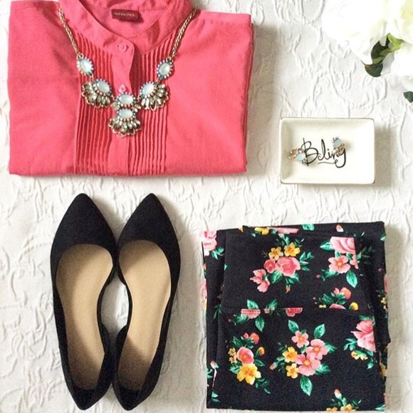 Necklace - Picture 2 of 3