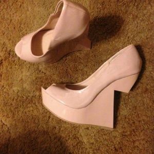 Wedge heels