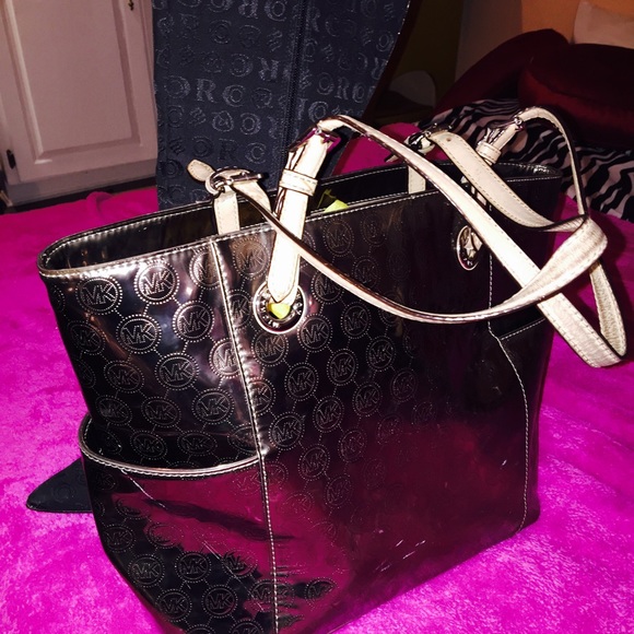 Bag - Picture 2 of 2