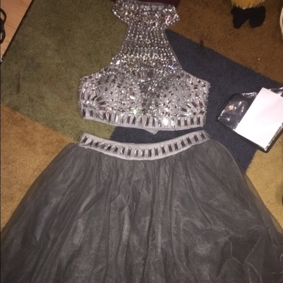 Prom Dress - Picture 2 of 4