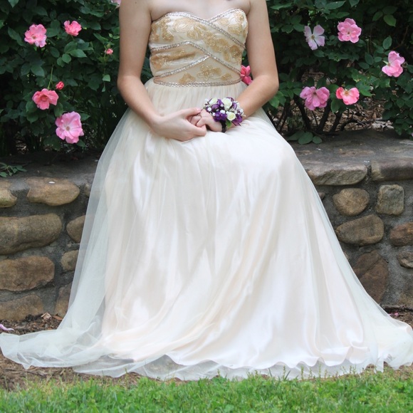 B. Darlin Prom Dress - Picture 2 of 4