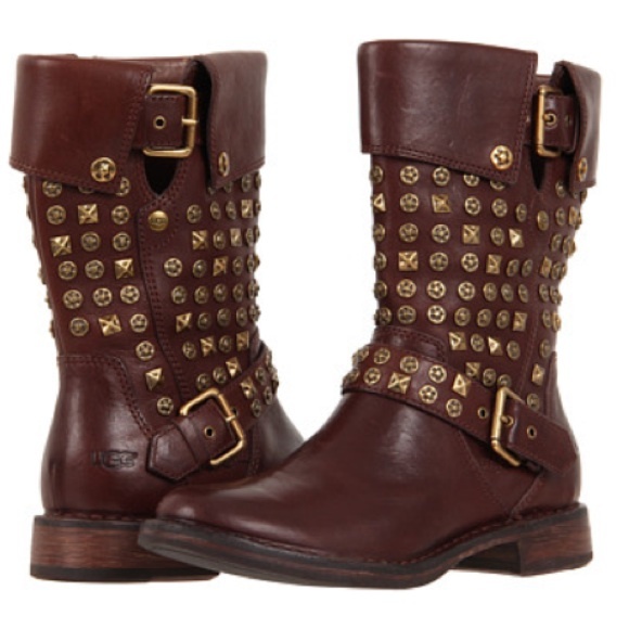 NWOB UGG Conor Studs Boots, Chocolate
