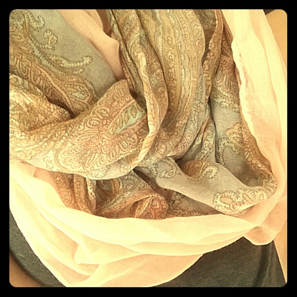 Set of 2 infinity scarves