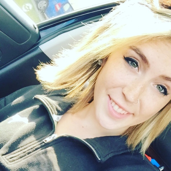 Meet your Posher, Makayla