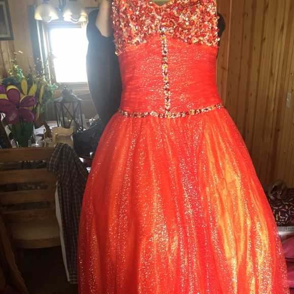 Prom Dress - Picture 2 of 3