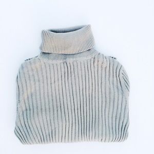 EXPRESS / Taupe Turtleneck Sweater 💕