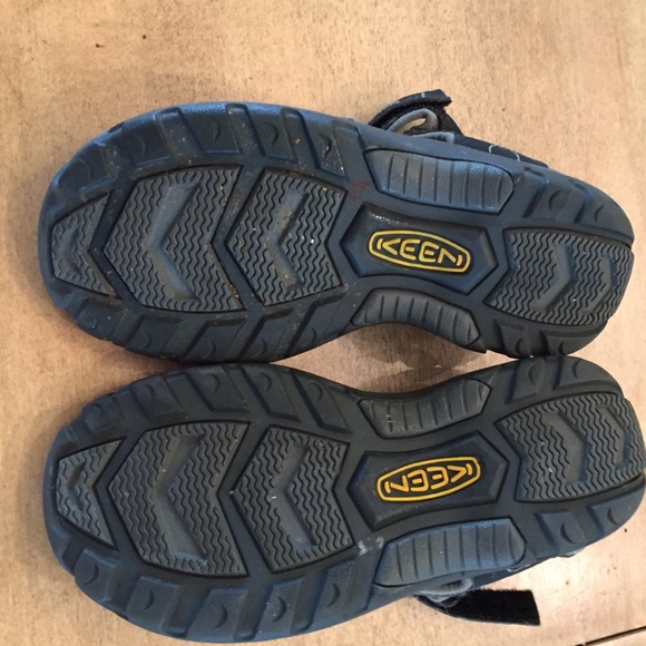 Keen - Picture 4 of 4
