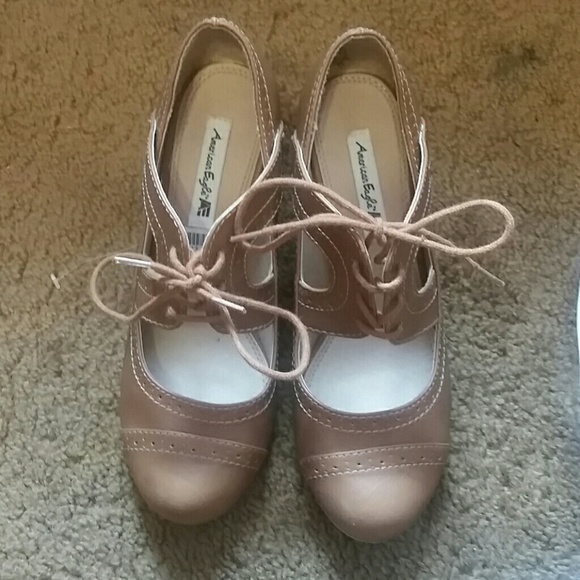 American Eagle lace up heals