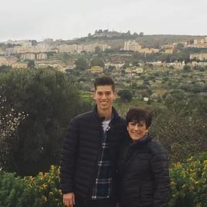 Meet your Posher, Suzanne