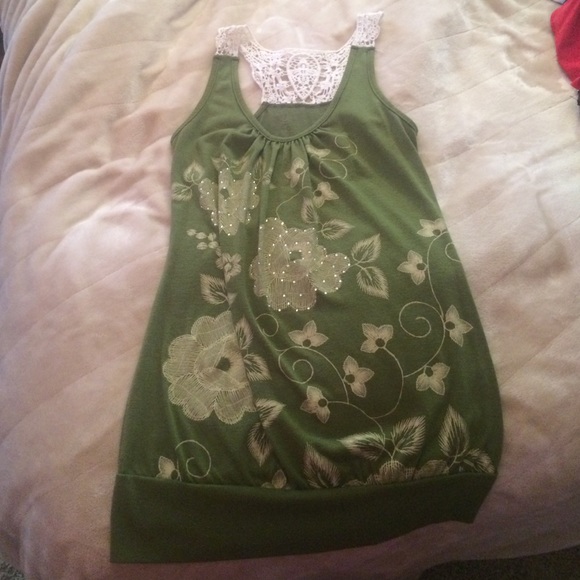 Super cute lace back tank! - Picture 1 of 2