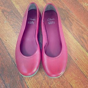 Clarks "cushion soft" red leather flats