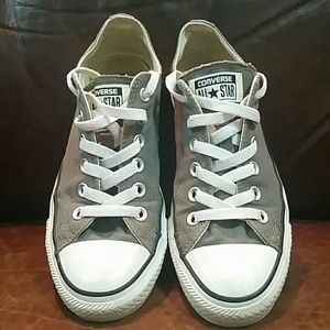 Low top grey chucks