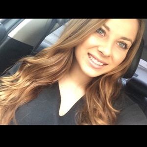 Meet your Posher, Katelynn