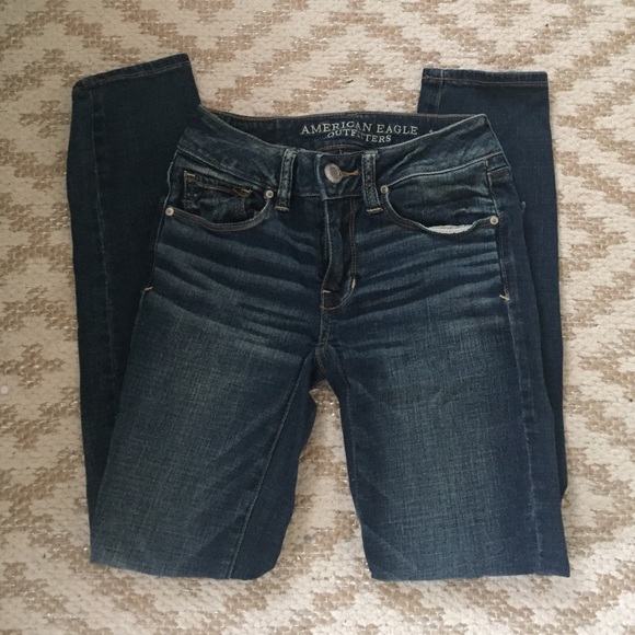 American Eagle dark wash skinny jeans