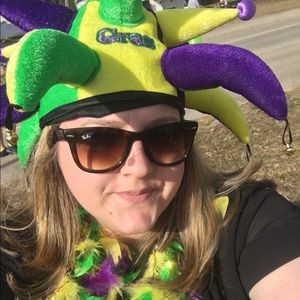 Meet your Posher, Adrienne