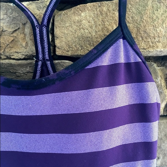 LULULEMON power y tank💕 - Picture 2 of 3