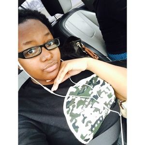 Meet your Posher, Ebony