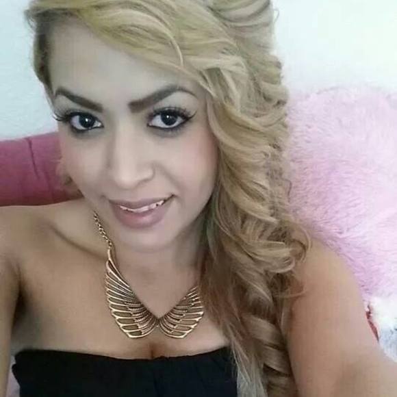 Meet your Posher, Itzel - Picture 1 of 1