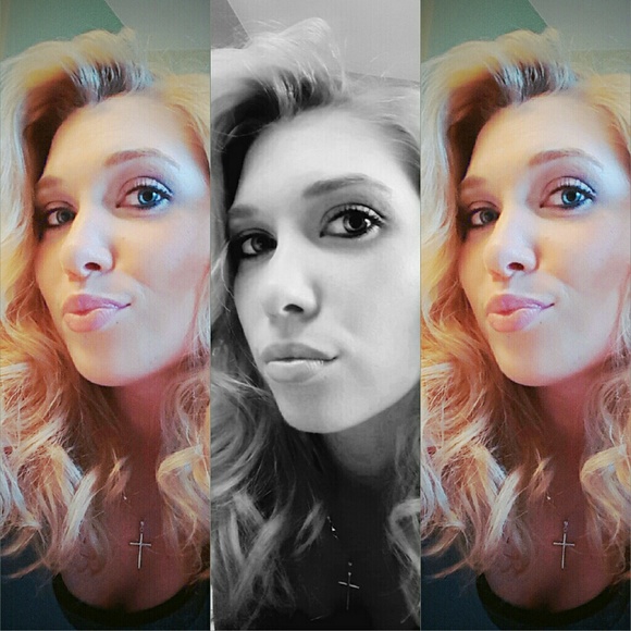 Meet your Posher, Stacie - Picture 2 of 4