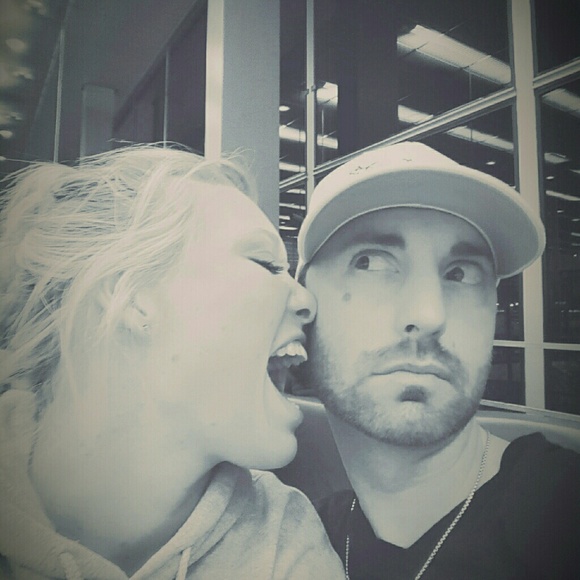 Meet your Posher, Stacie - Picture 3 of 4