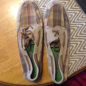 Plaid sperrys size 8.5 women's