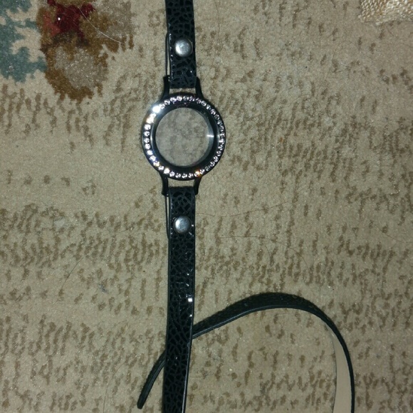 Living locket leather wrap bracelet