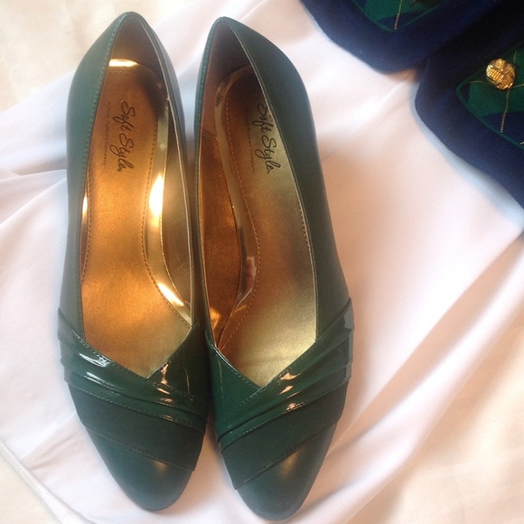Shoes - Green pumps