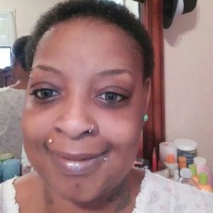 Meet your Posher, Orelia