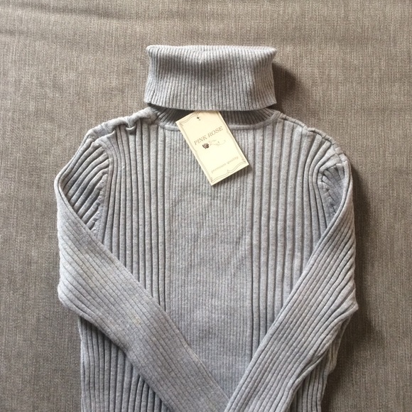 NWT stretch turtleneck L