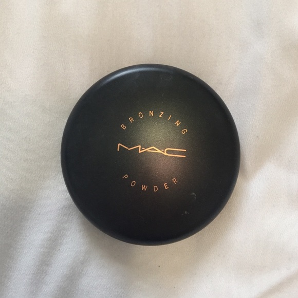 MAC matte bronzer