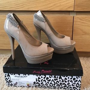 Anne Michelle peep toe nude heels