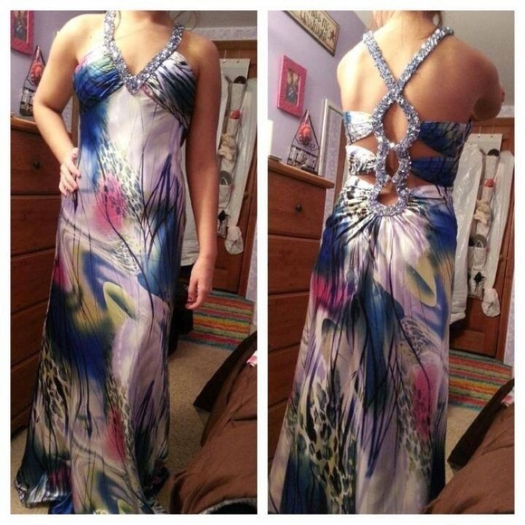 Prom dress - Picture 1 of 1