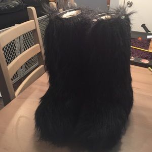 Pajar furry boots