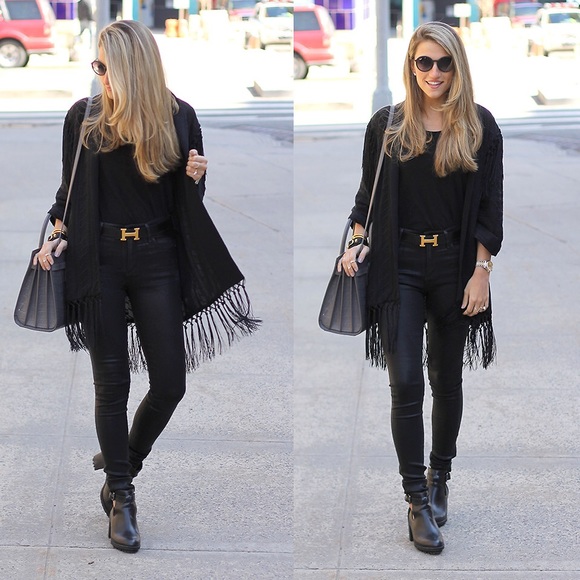 H&M Tops - Fringe Kimono 📿