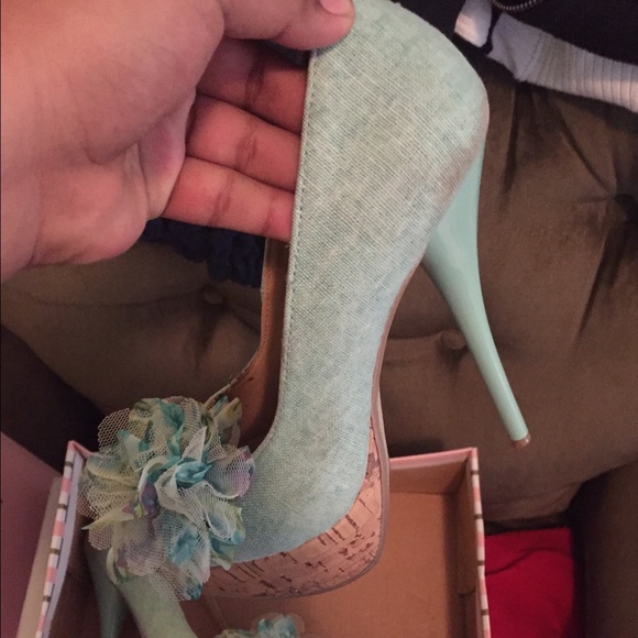 Mint heels