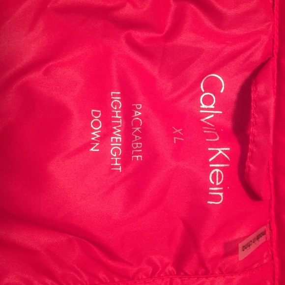 ✨NWOT✨ packable jacket - Picture 3 of 4