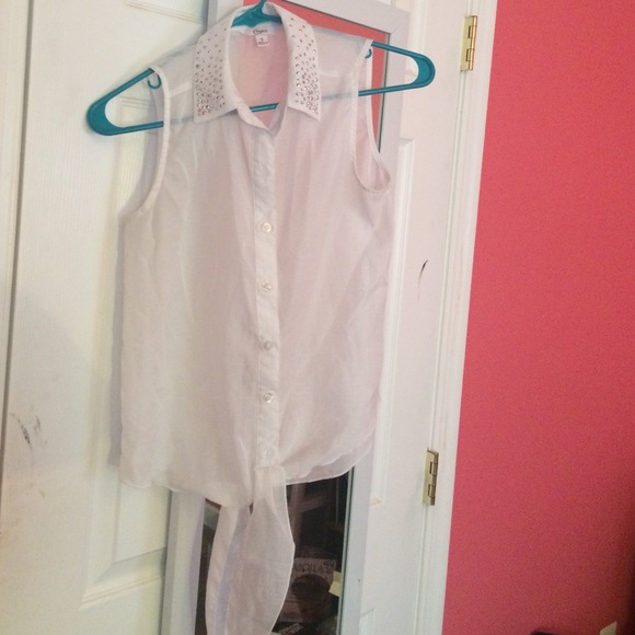 White button down sleeveless top SMALL