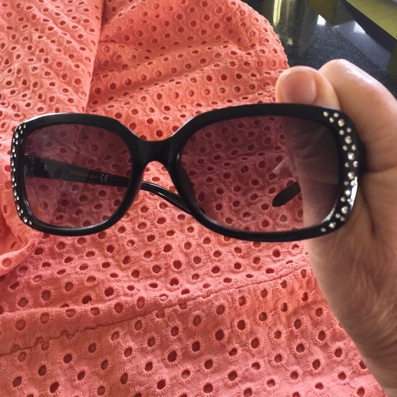 Madden Girl sunglasses - Picture 3 of 3