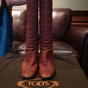 TOD'S authentic pebbled leather saddle boots