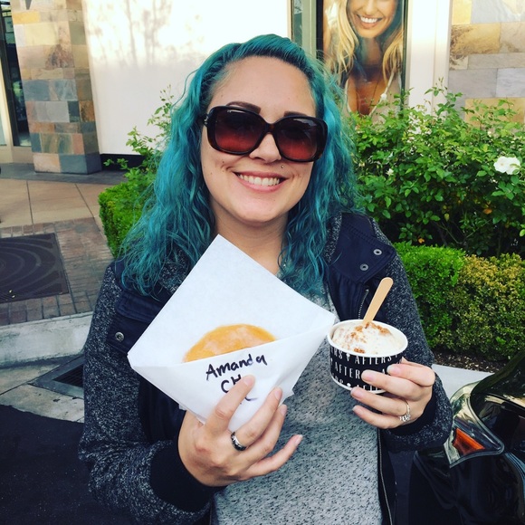 Meet your Posher, Amanda - Picture 3 of 4