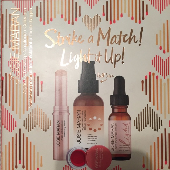 Josie maran  Aragon oil complexion 4 piece set