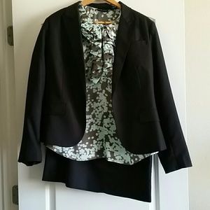 Land your Dream Job with this 3 piece suit!